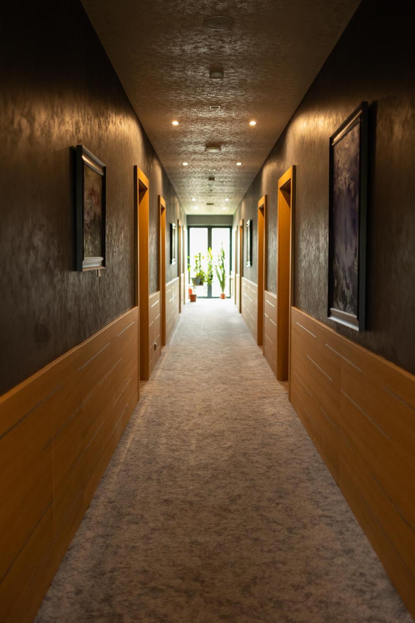 Gazda Hotel&Restaurant - Self Chek-In Jesenice  Exterior photo